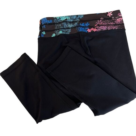 Lululemon Petal Pop Capri Size 6 - Picture 6 of 9